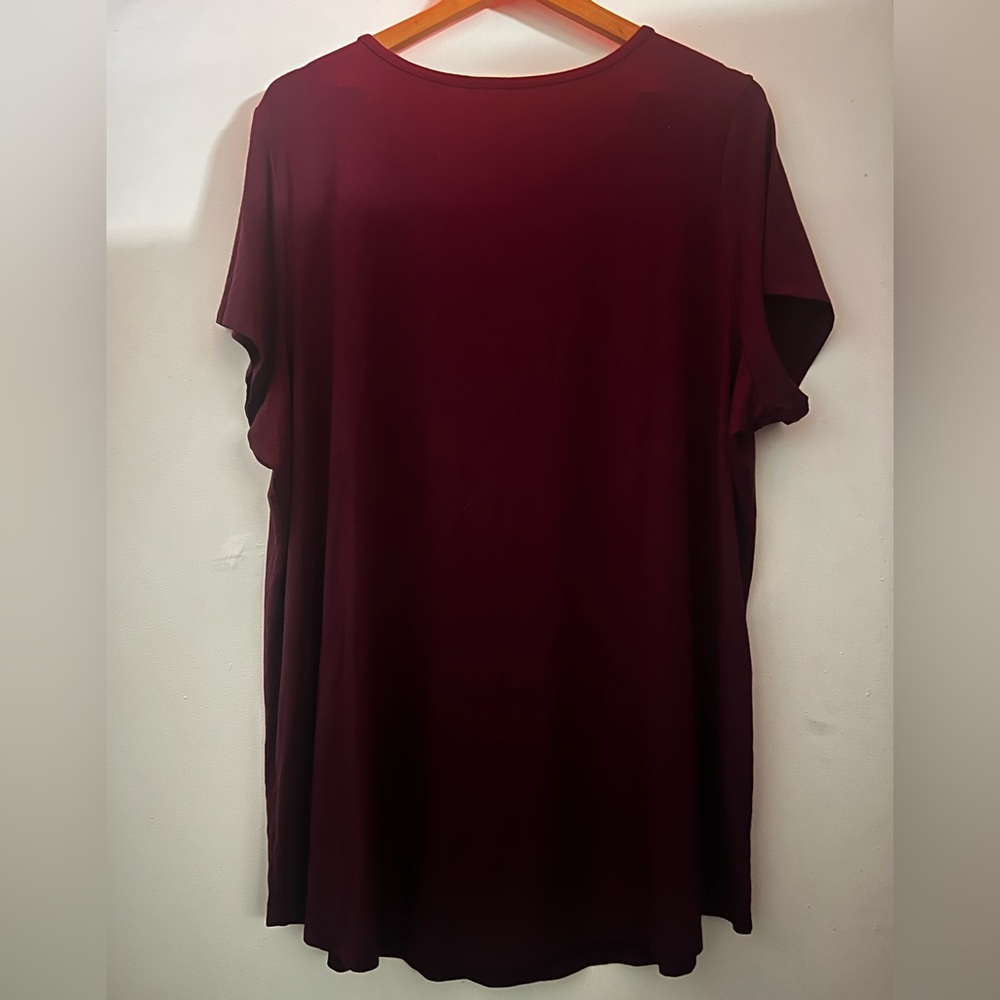 Torrid Burgundy Love Graphic Tee - Picture 10 of 12